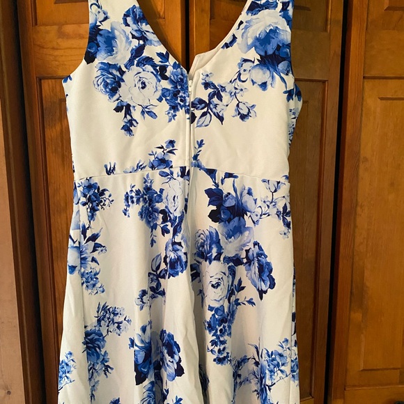 Trixxi Blue Floral Dress - Picture 4 of 5